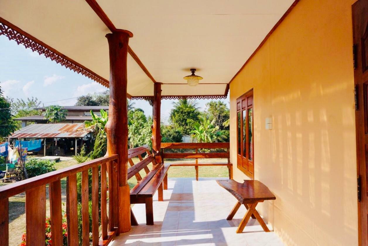 บ้านเรือนทอง Chiang Khan Exterior photo
